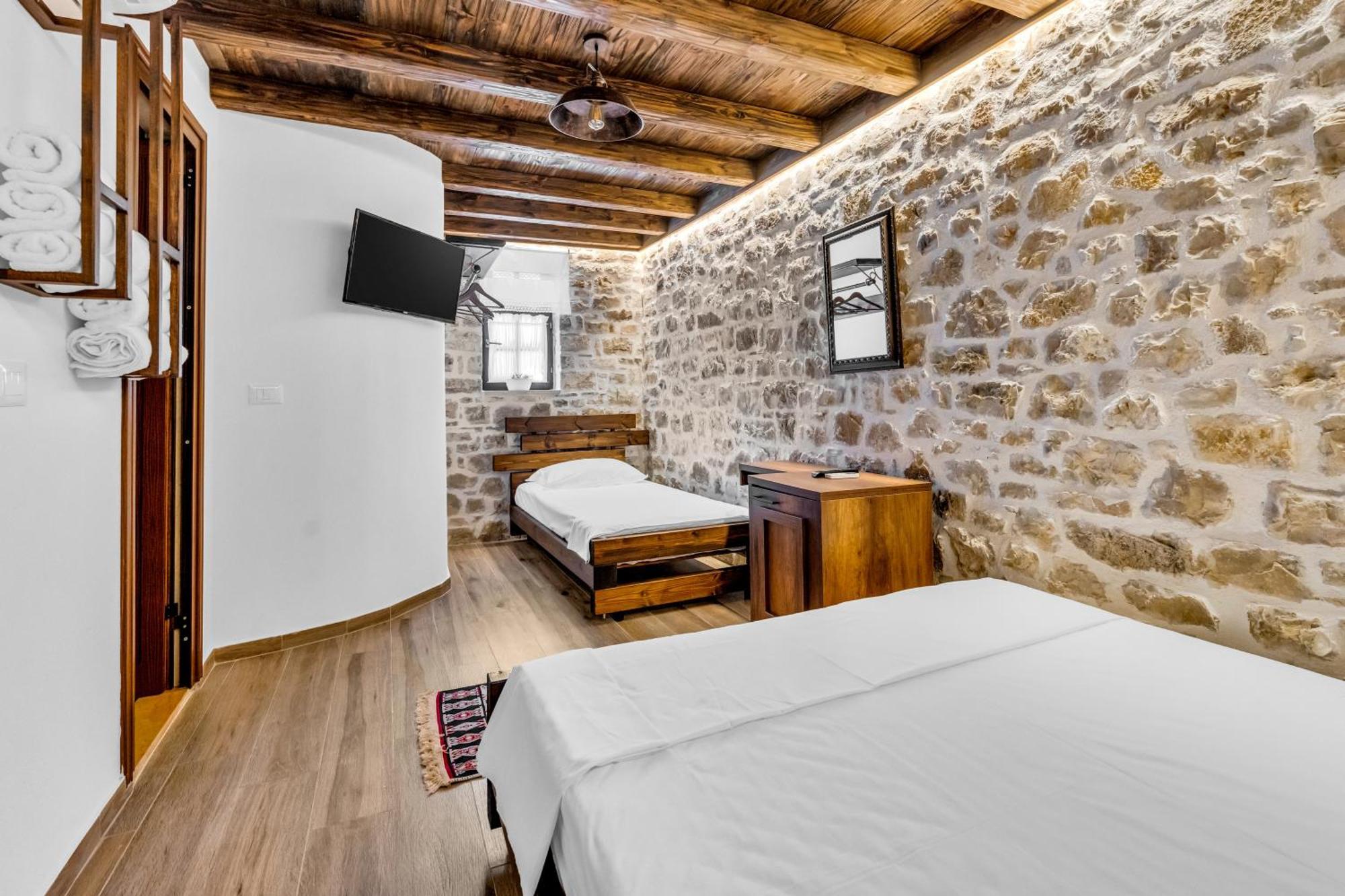 Hotel Bohem בראט מראה חיצוני תמונה
