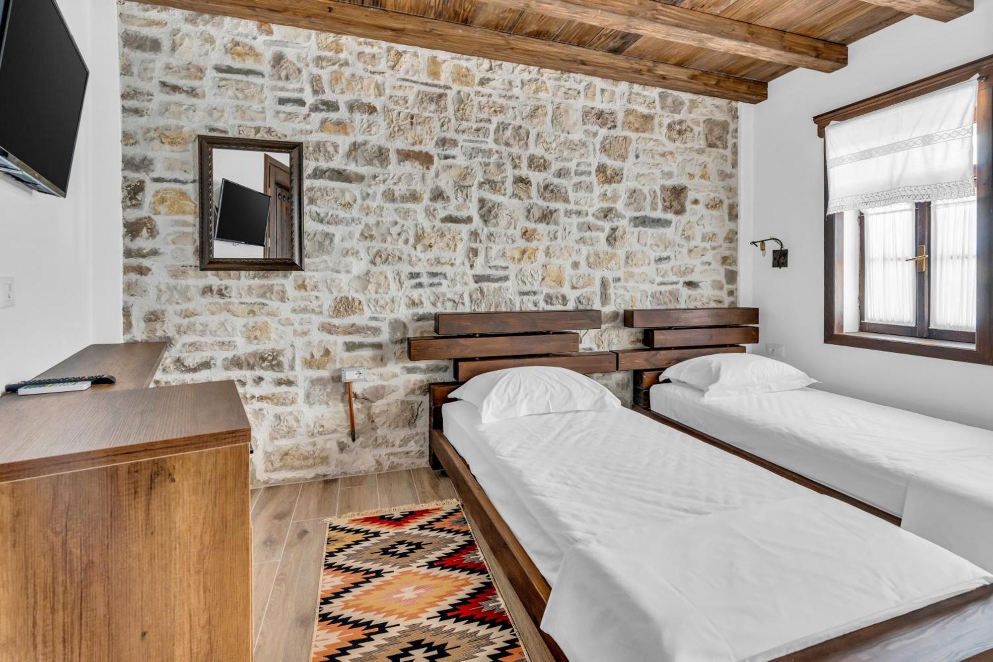 Hotel Bohem בראט מראה חיצוני תמונה
