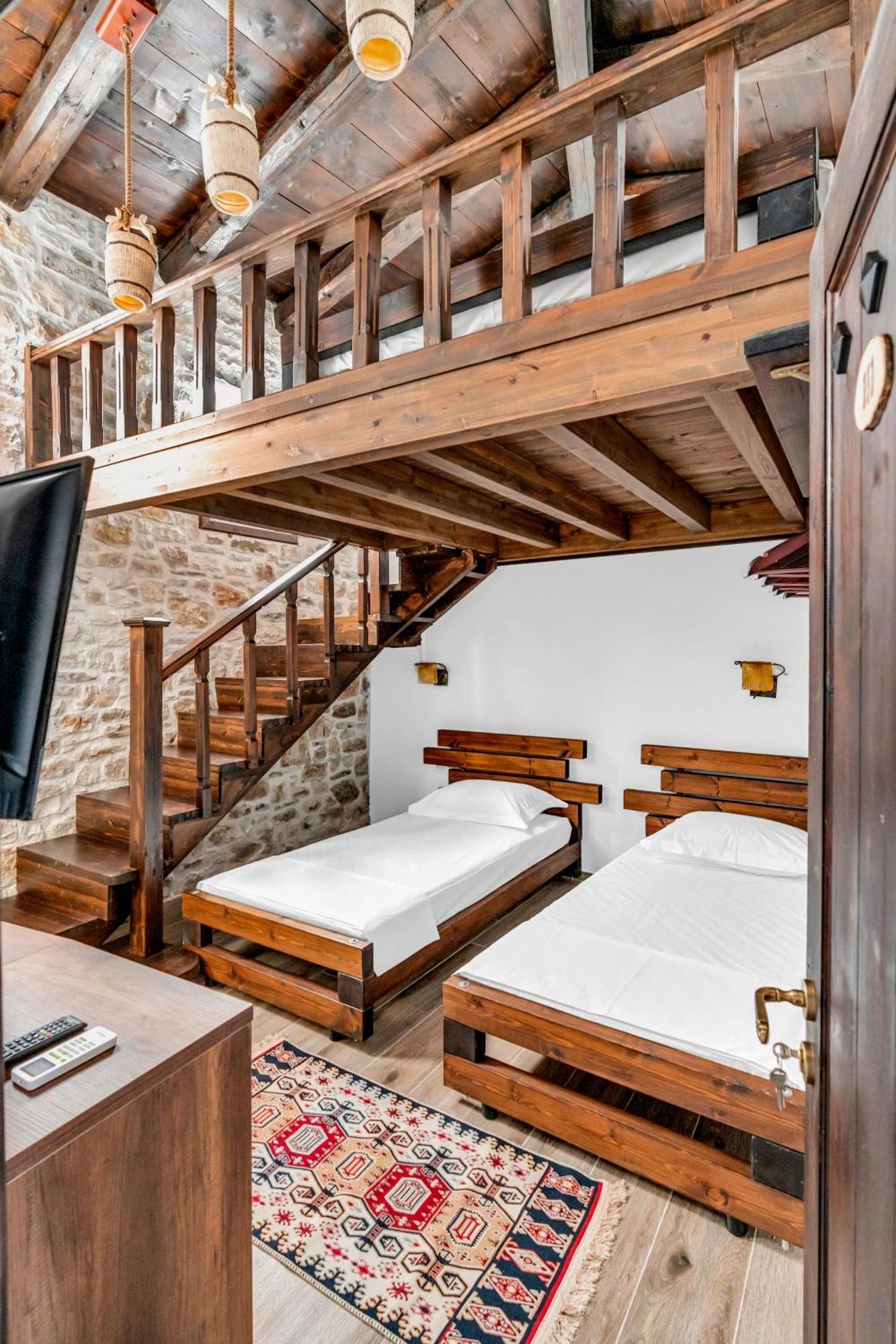Hotel Bohem בראט מראה חיצוני תמונה