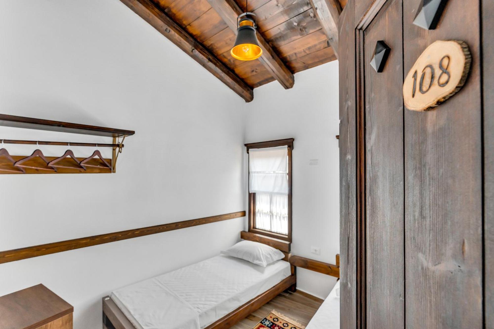 Hotel Bohem בראט מראה חיצוני תמונה