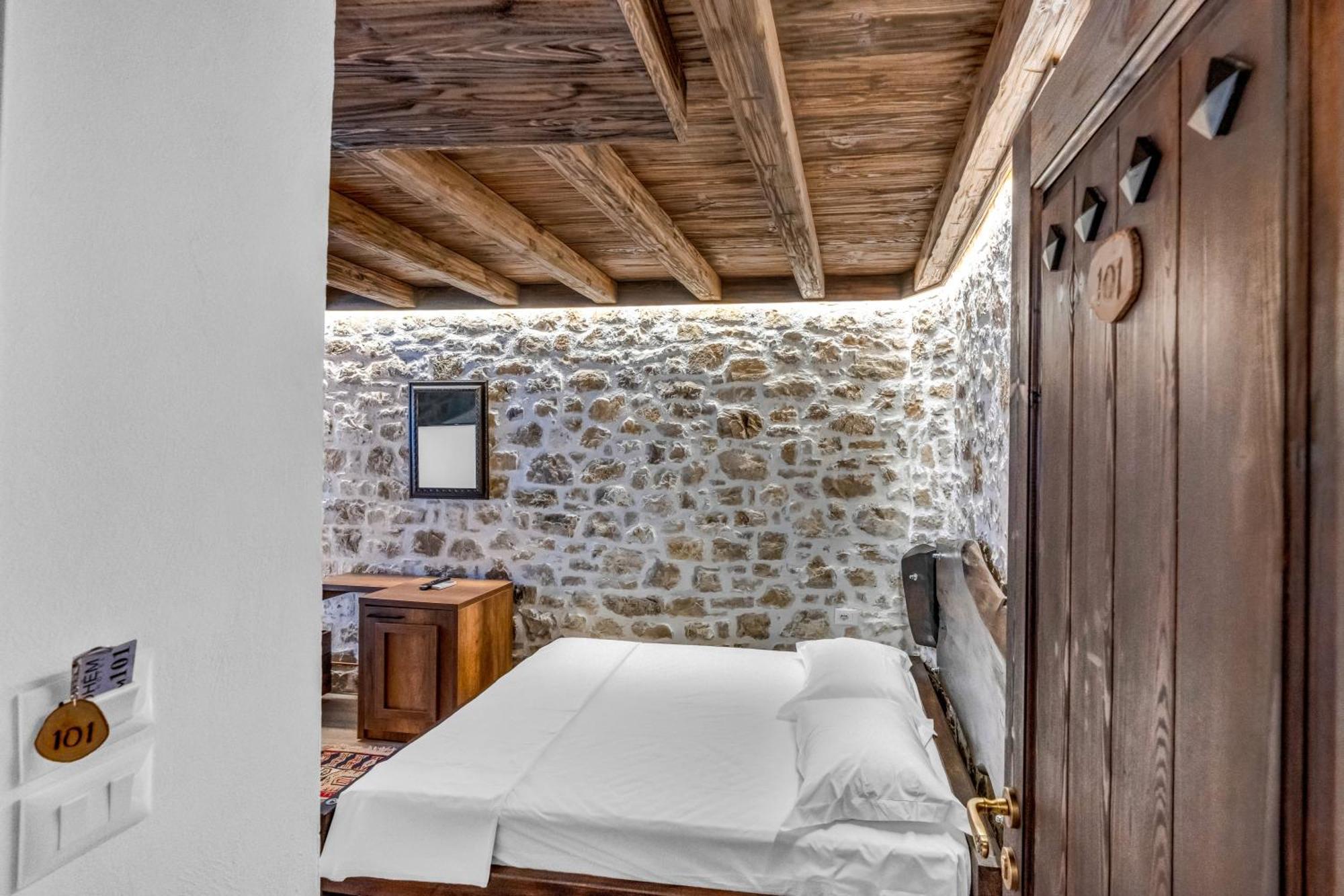 Hotel Bohem בראט מראה חיצוני תמונה