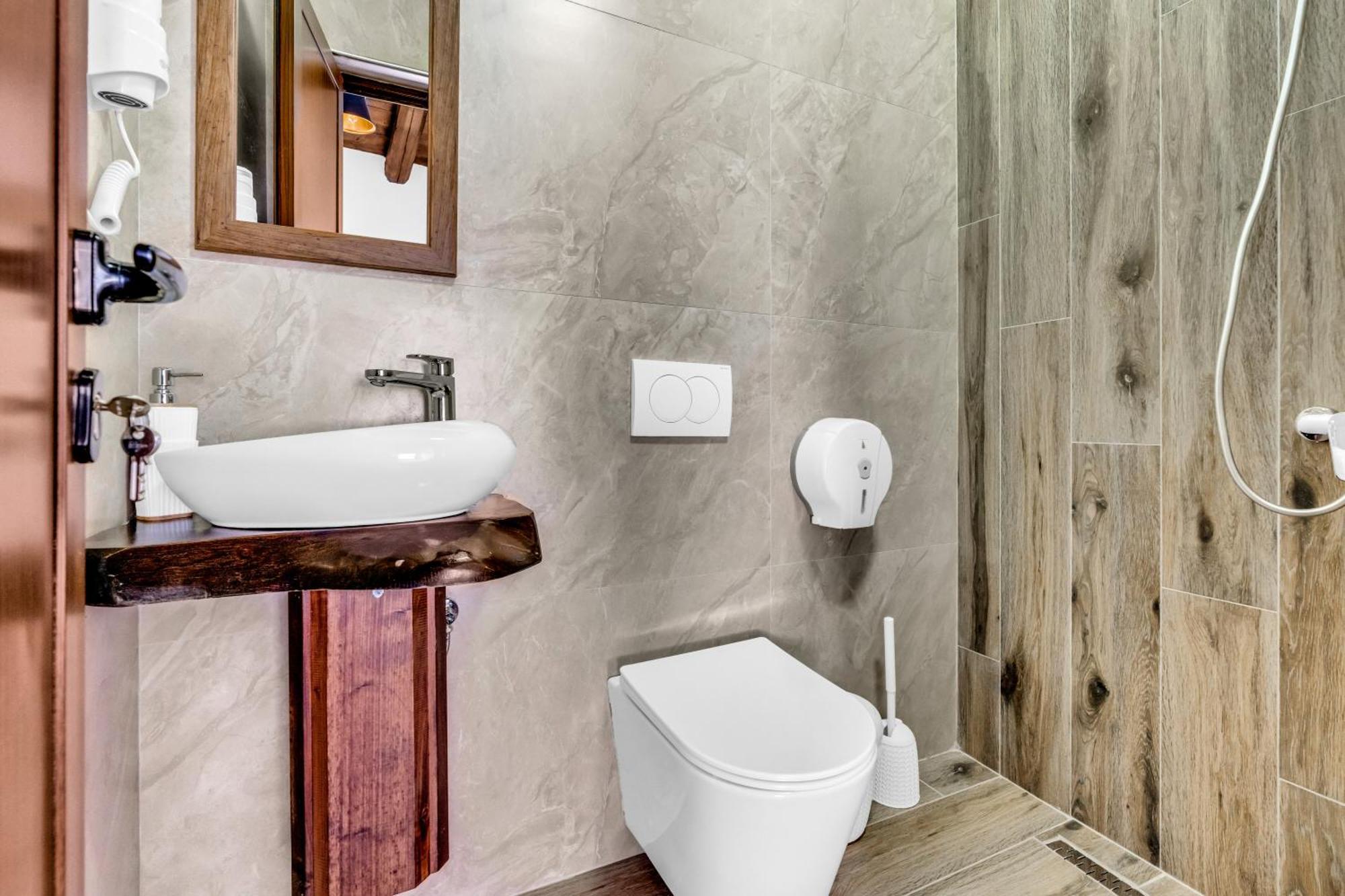Hotel Bohem בראט מראה חיצוני תמונה