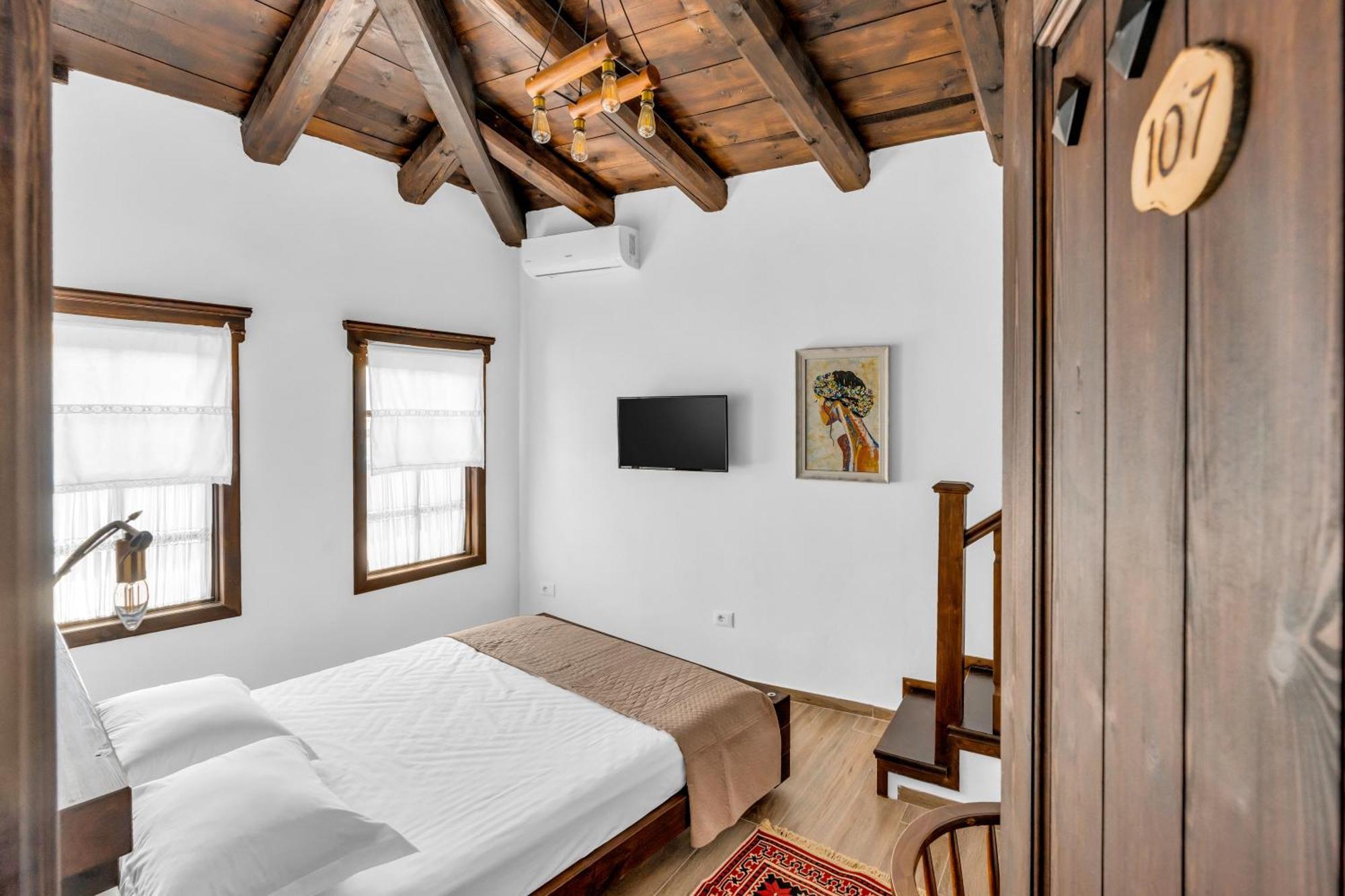 Hotel Bohem בראט מראה חיצוני תמונה